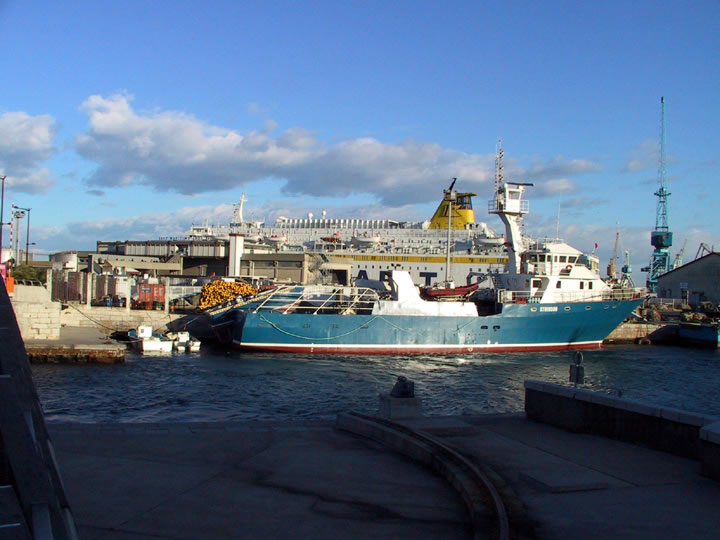 Les bteaux attendent au port